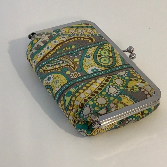 Vera Bradley cosmetic case in lemon parfait EUC - Picture 7 of 10